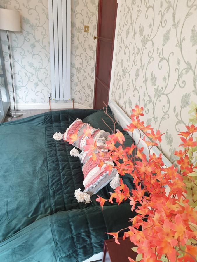 Beautiful Double En-Suite Room, Separate Entrance, Ilford, Central Line Gants Hill, Free Parking Ngoại thất bức ảnh