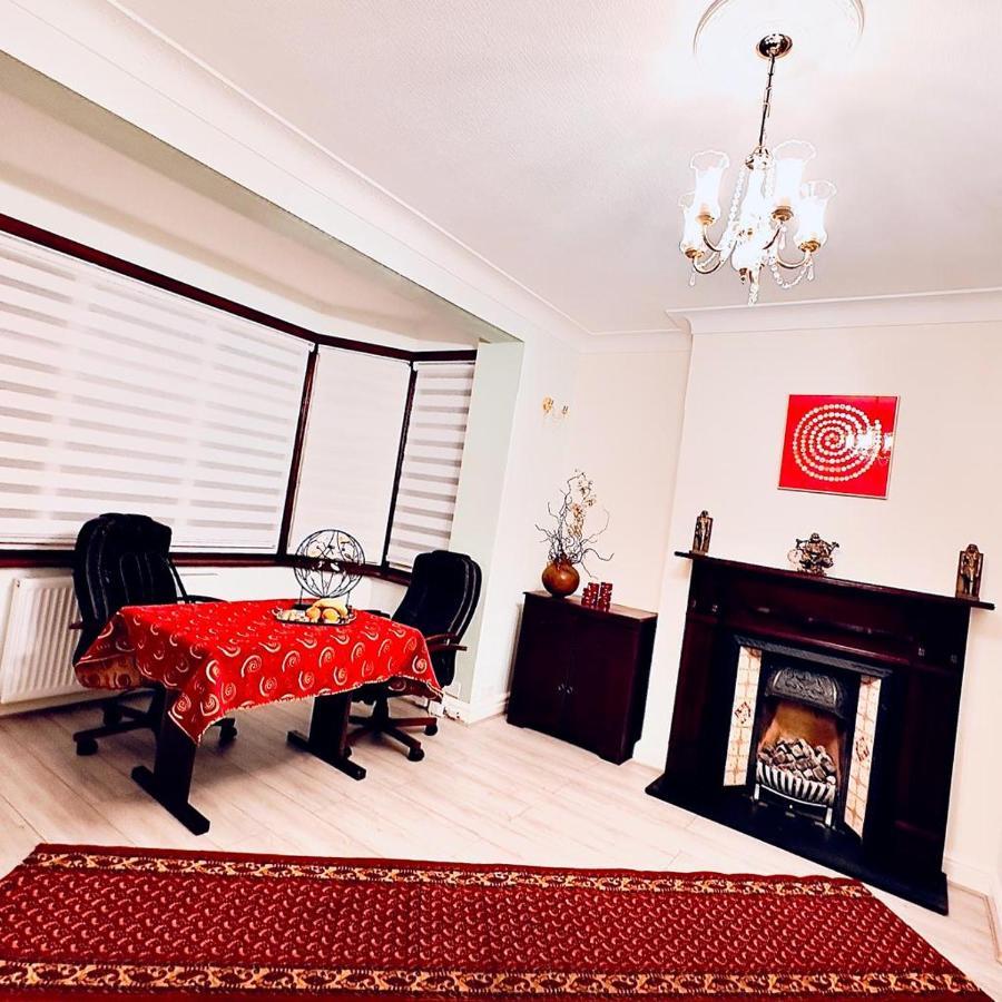 Beautiful Double En-Suite Room, Separate Entrance, Ilford, Central Line Gants Hill, Free Parking Ngoại thất bức ảnh