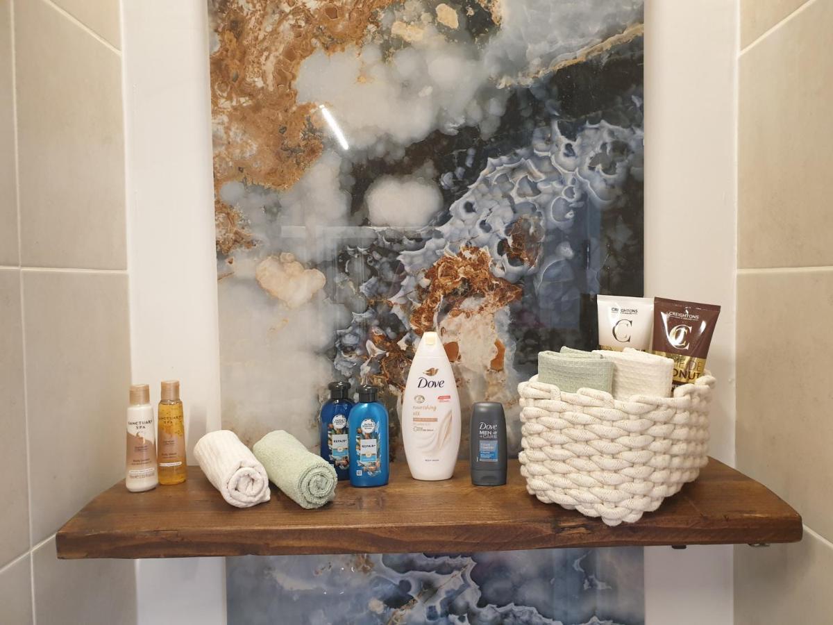 Beautiful Double En-Suite Room, Separate Entrance, Ilford, Central Line Gants Hill, Free Parking Ngoại thất bức ảnh